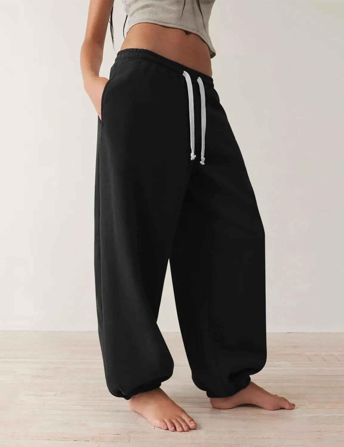 HeSaYep Sweatpants for Women Baggy Drawstring Waisted Cinch Bottom Casual Loose Sweat Pants with Pockets