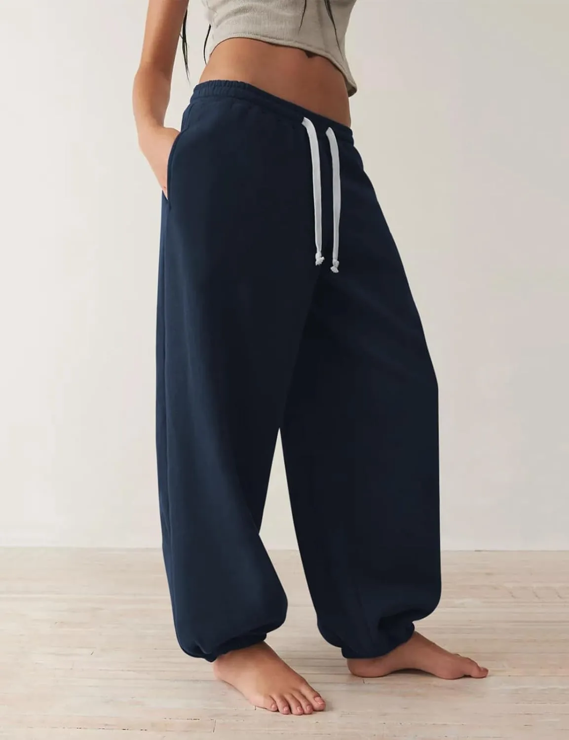 HeSaYep Sweatpants for Women Baggy Drawstring Waisted Cinch Bottom Casual Loose Sweat Pants with Pockets